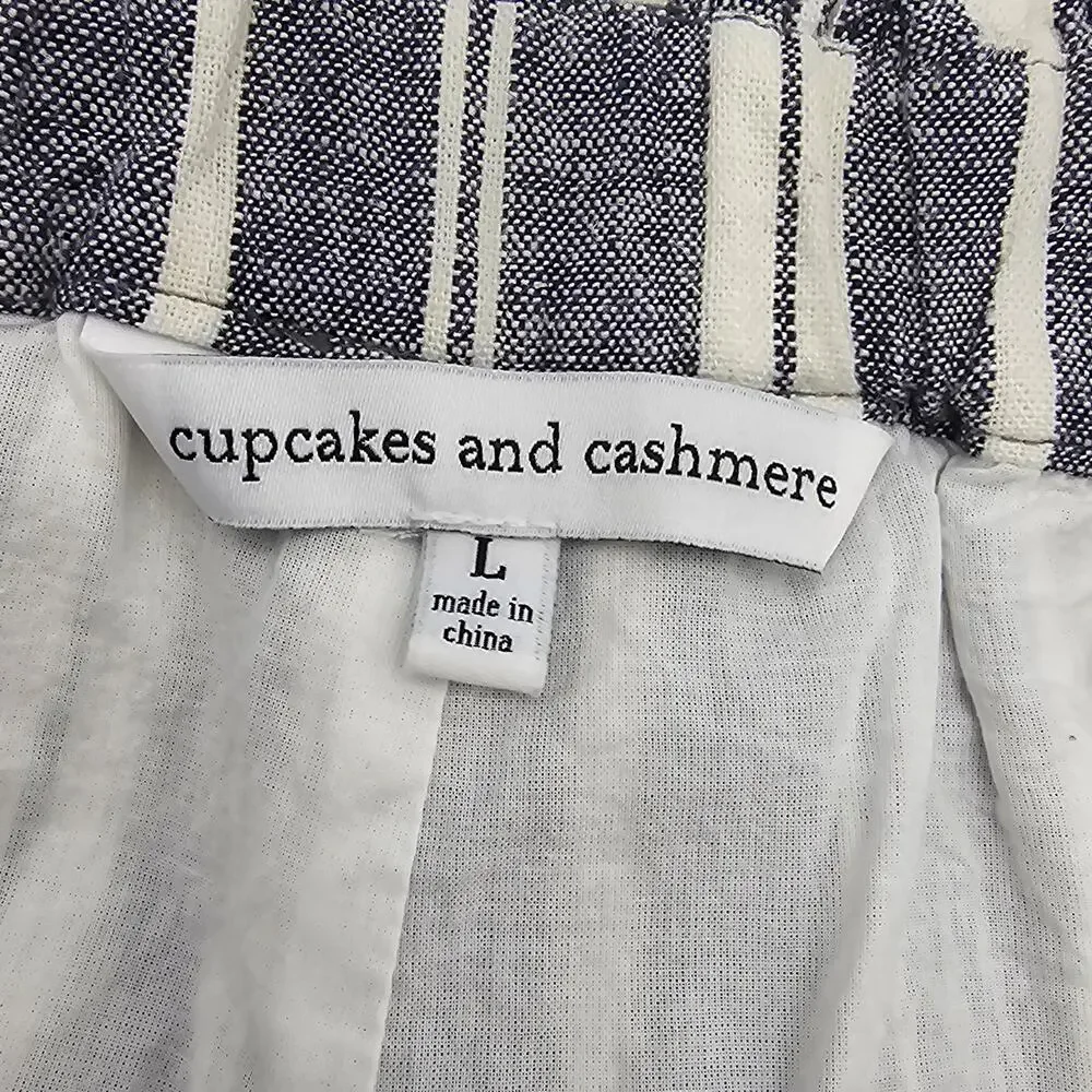 Cupcakes and Cashmere Womans size L Monterey Paper Bag Striped Shorts Grey/White